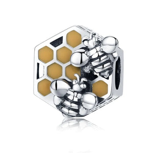 Buzz-worthy bee bracelet charms