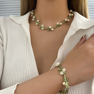 White Lily - Jewellery