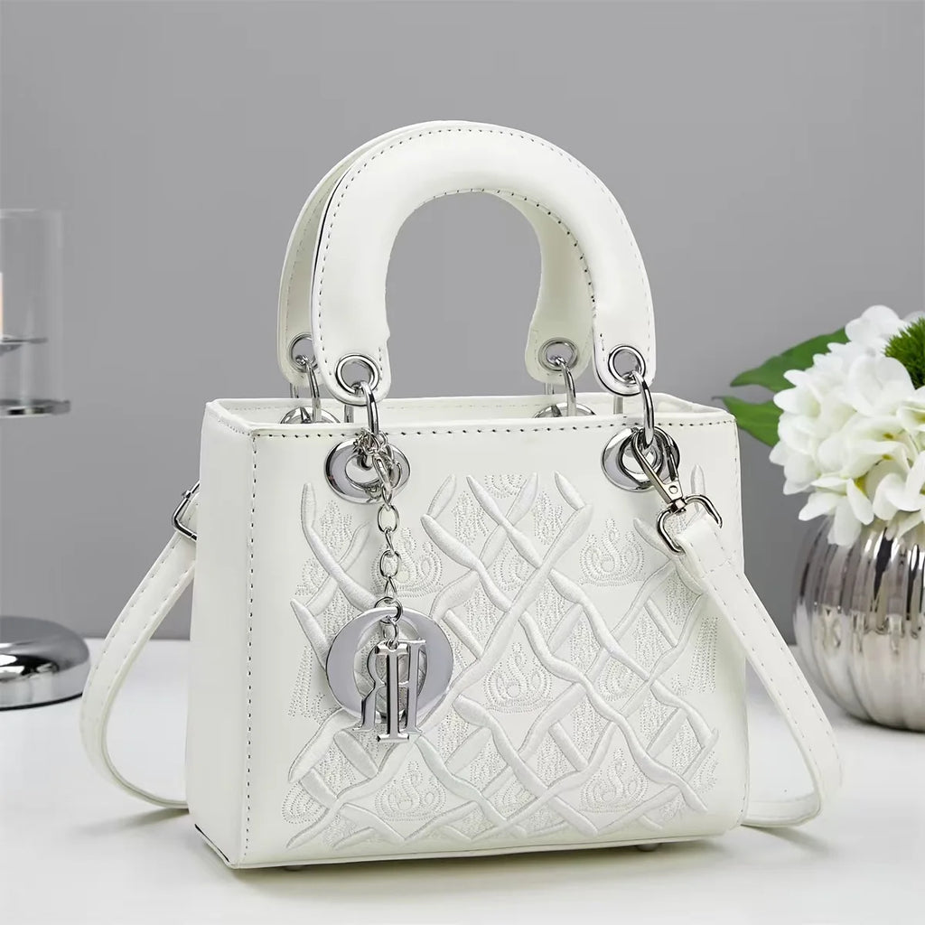 Elegant Design (Pendant) Handbags