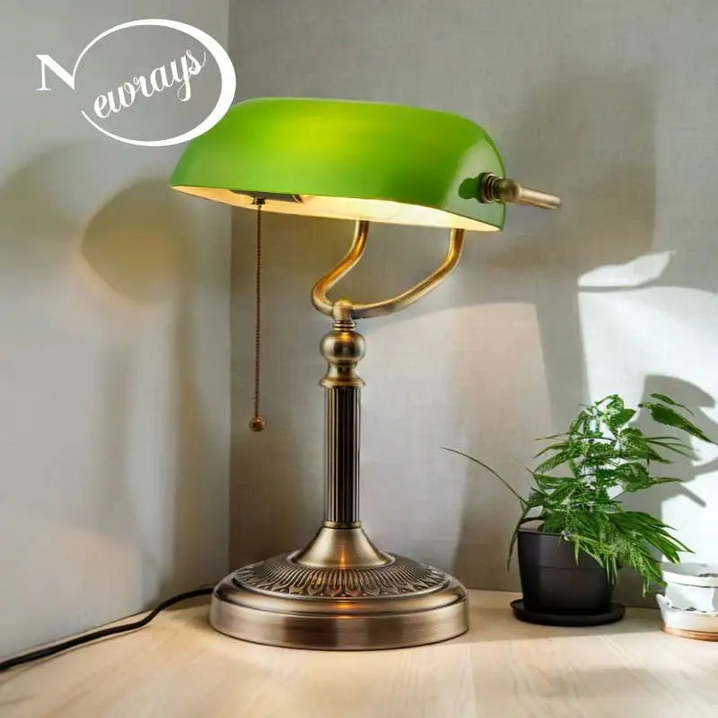 Classic Desk Lamp (Green/White)