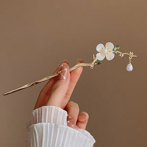 Floral Pearl Hairpins