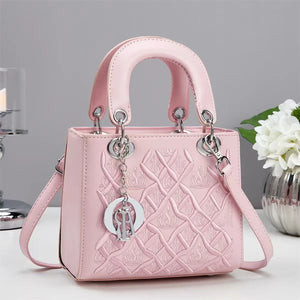 Elegant Design (Pendant) Handbags