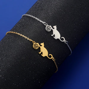 Lying Cat Charm Bracelet